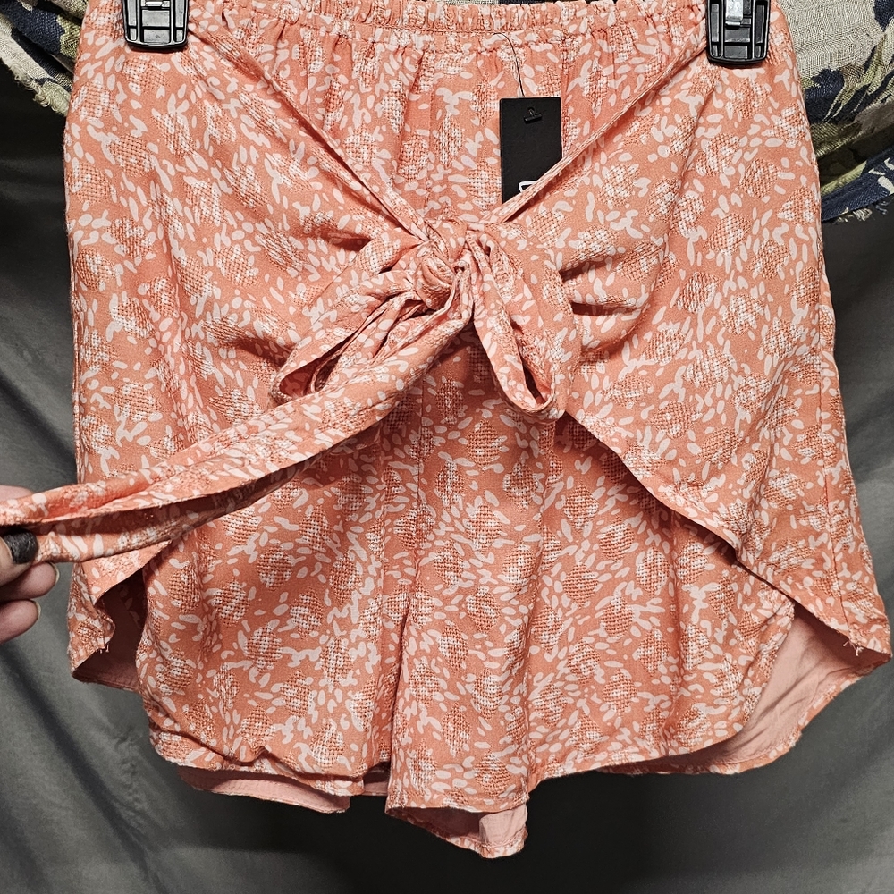 3/$25 NEW LuLu's Most Perfect Day Coral & Ivory Flowy Shorts With Tie size Small - Picture 6 of 11